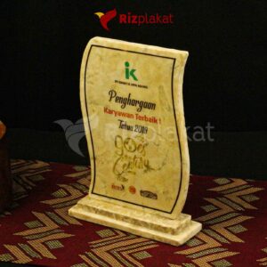 Plakat Penghargaan Marmer Custom – Award Karyawan Terbaik Perusahaan